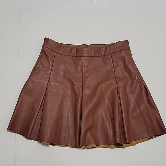 Forever 21 Dresses & Skirts - Forever 21 Faux Leather Mini Skirt